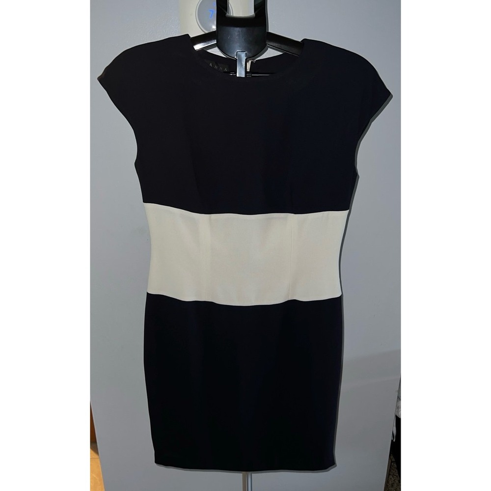 Marianna Women's fitted Lined Black White Sleeveless shoulder pads dress size 10